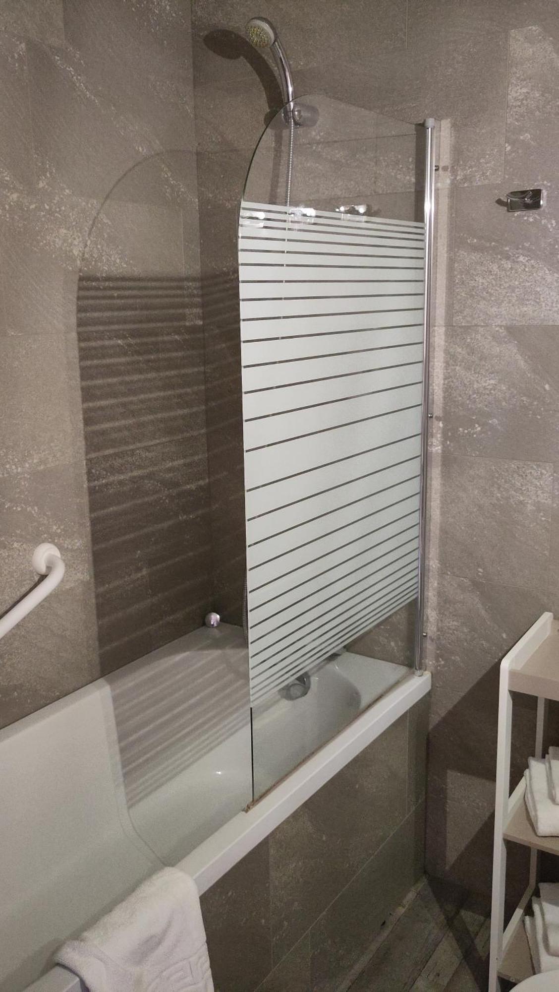 Hotel Le Colibri 엑스레뱅 외부 사진