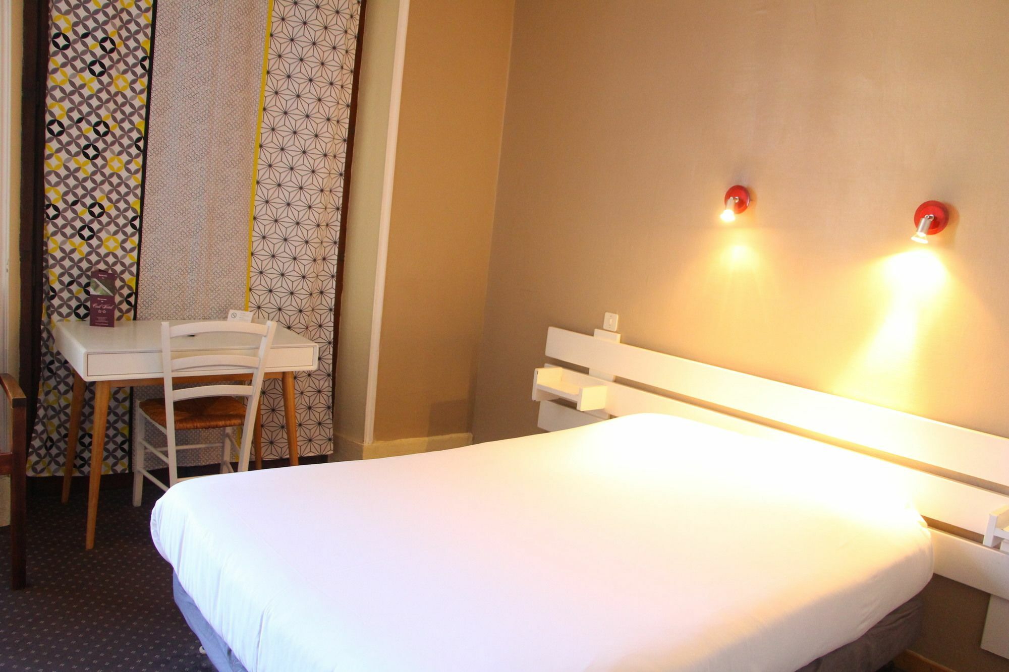 Hotel Le Colibri 엑스레뱅 외부 사진